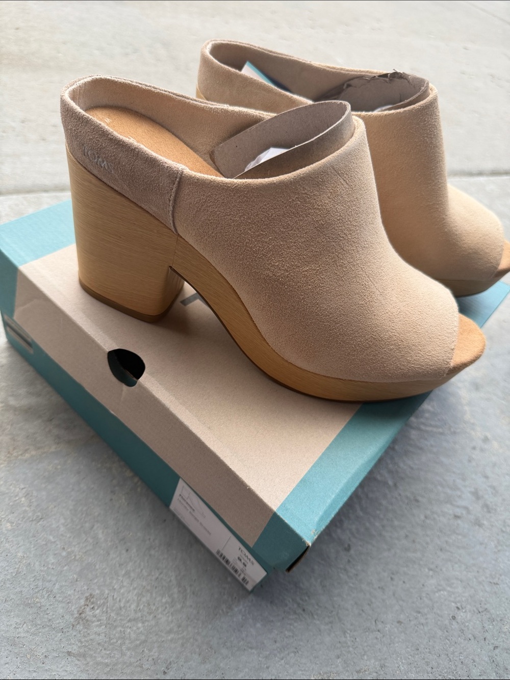 TOMS Clogs Mule Heeled Sandal in Beige - Women